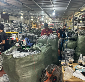 Hình Ảnh Xưởng Đóng Hàng